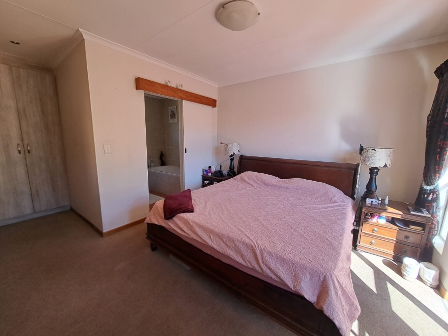 3 Bedroom Property for Sale in Waterval East North West